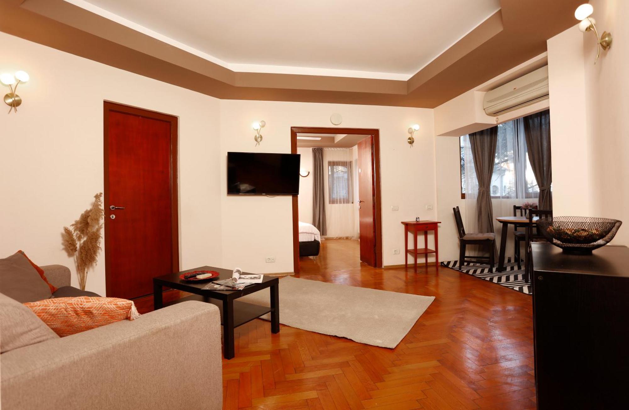Peaceful Getaway - Generous 3-Bedroom Sanctuary - Close To Historic Old Town Bucharest Exterior photo